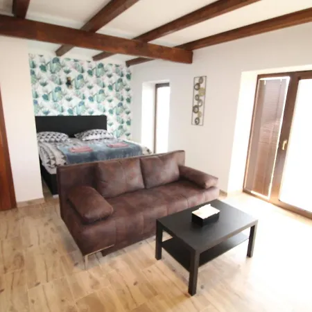 Zupanovice-3 By Interhome * 도브리스